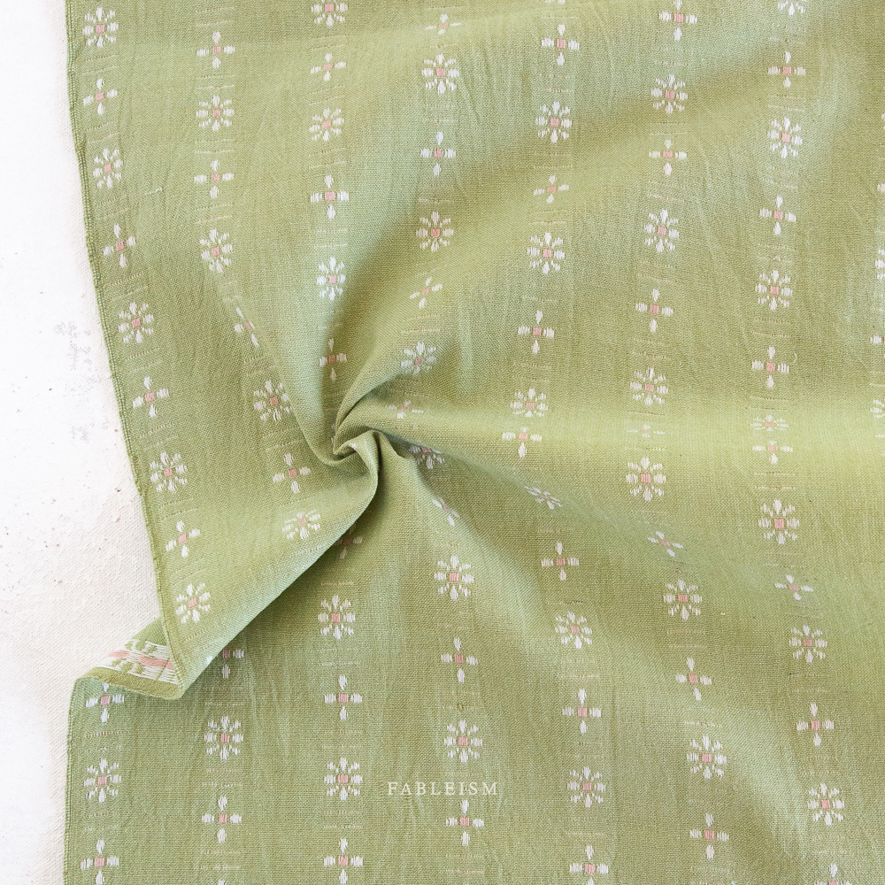 Groene yarn dyed geweven katoen stof met bloemetjes uit de Forest Forage collectie van Fableism